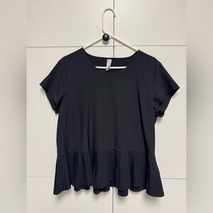 Women’s SPANX Yes, Pleats! Black Shirt. Size XL.